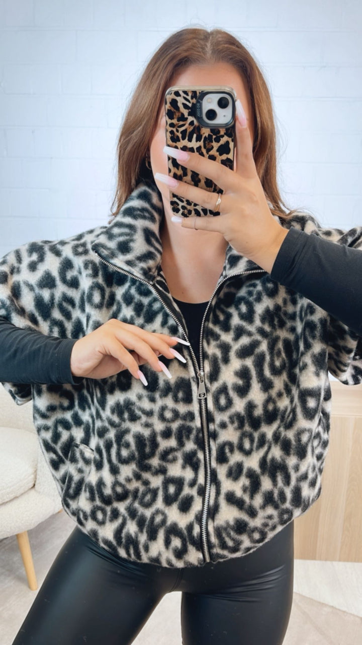 LEO kurze ultra oversize Weste / weiss - schwarz Art. 12435