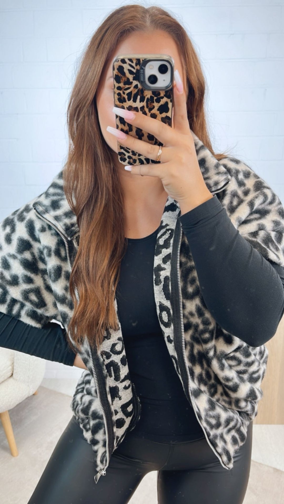 LEO kurze ultra oversize Weste / weiss - schwarz Art. 12435