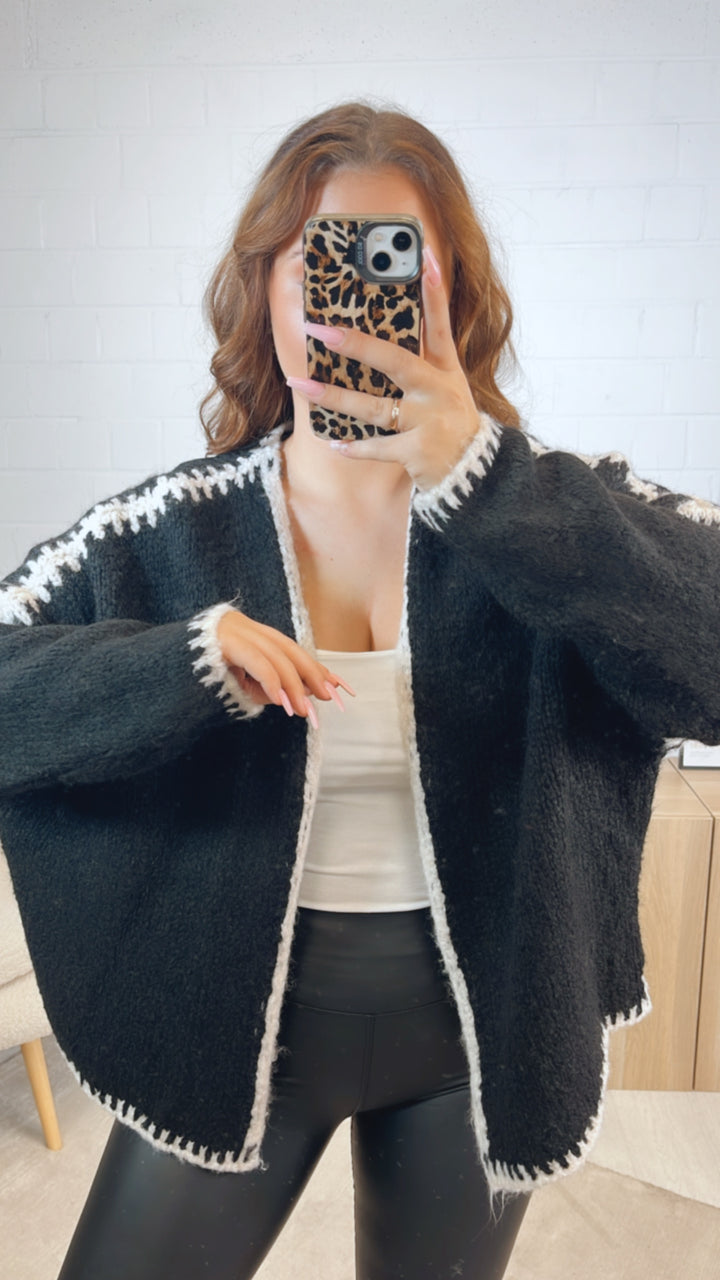 Cardigan mit abgesetzter Naht / schwarz - weiss Art. 12580