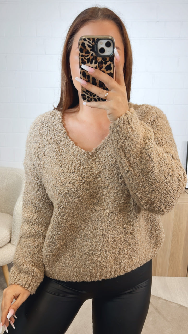 TEDDY kürzerer Pullover mit V-Ausschnitt / camel Art. 5241
