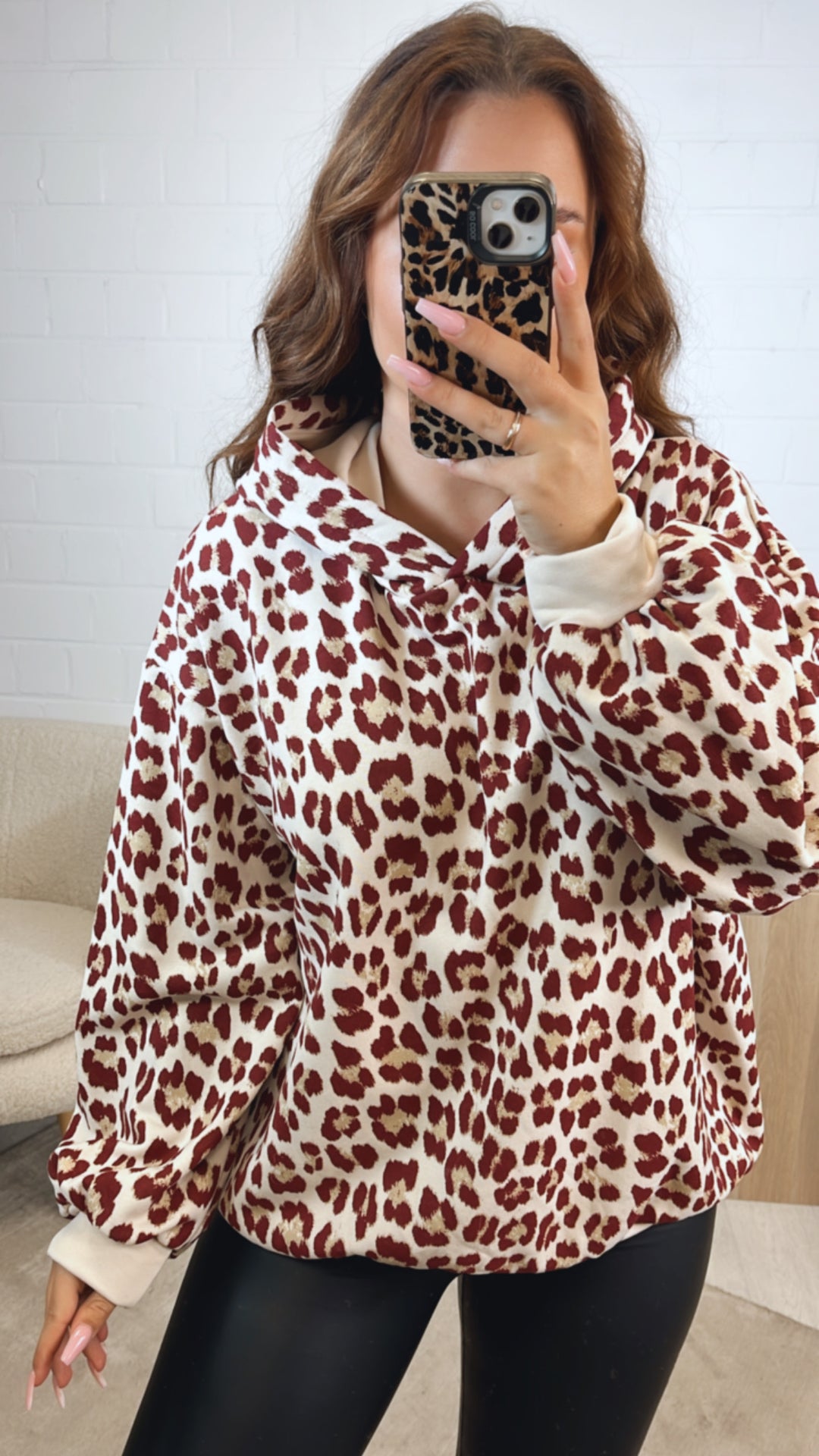 LEO Hoodie mit Kapuze / weiss - Camel - rot Art. 12472