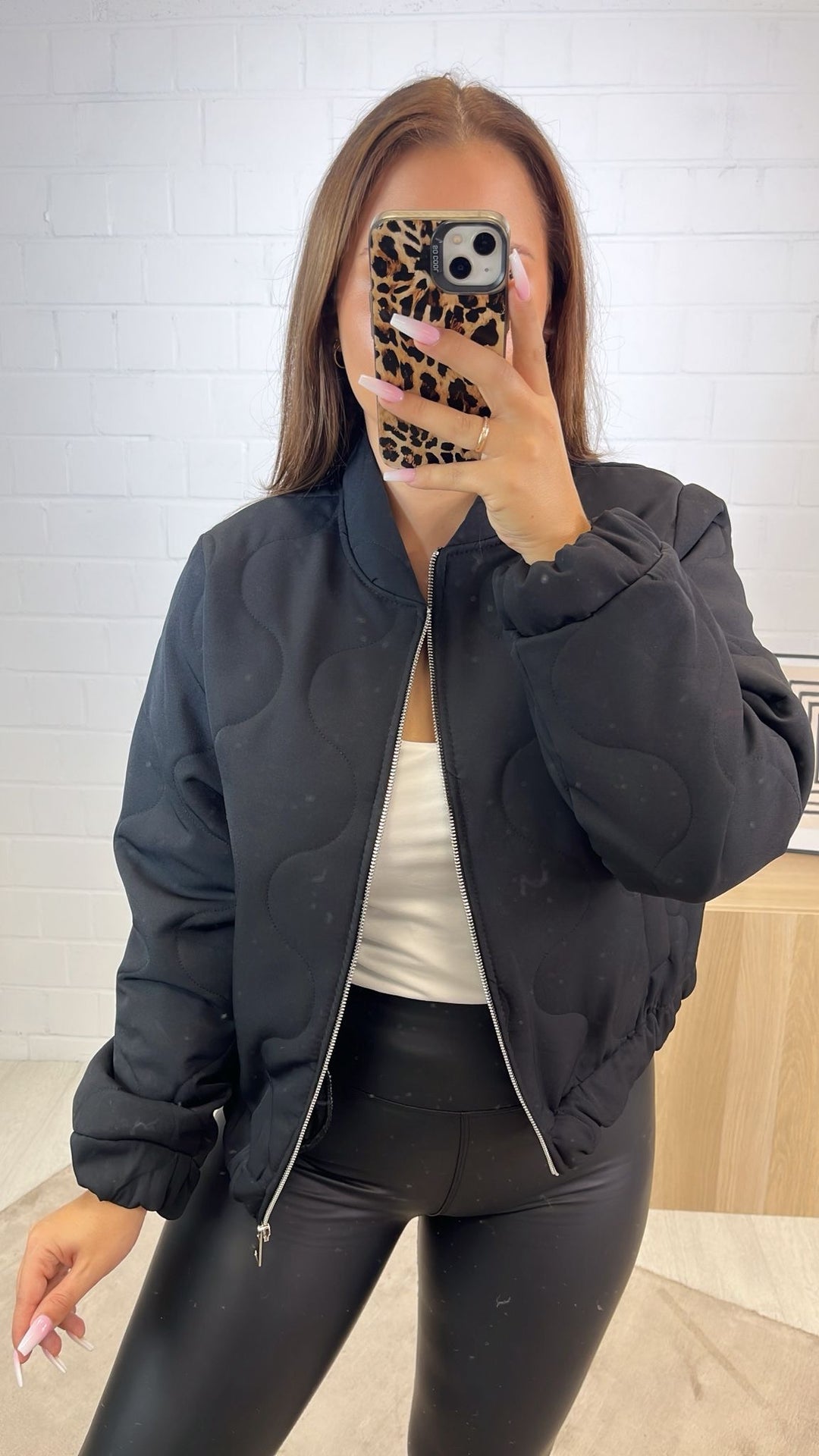 gesteppte leichte Übergangsjacke / schwarz Art.122333