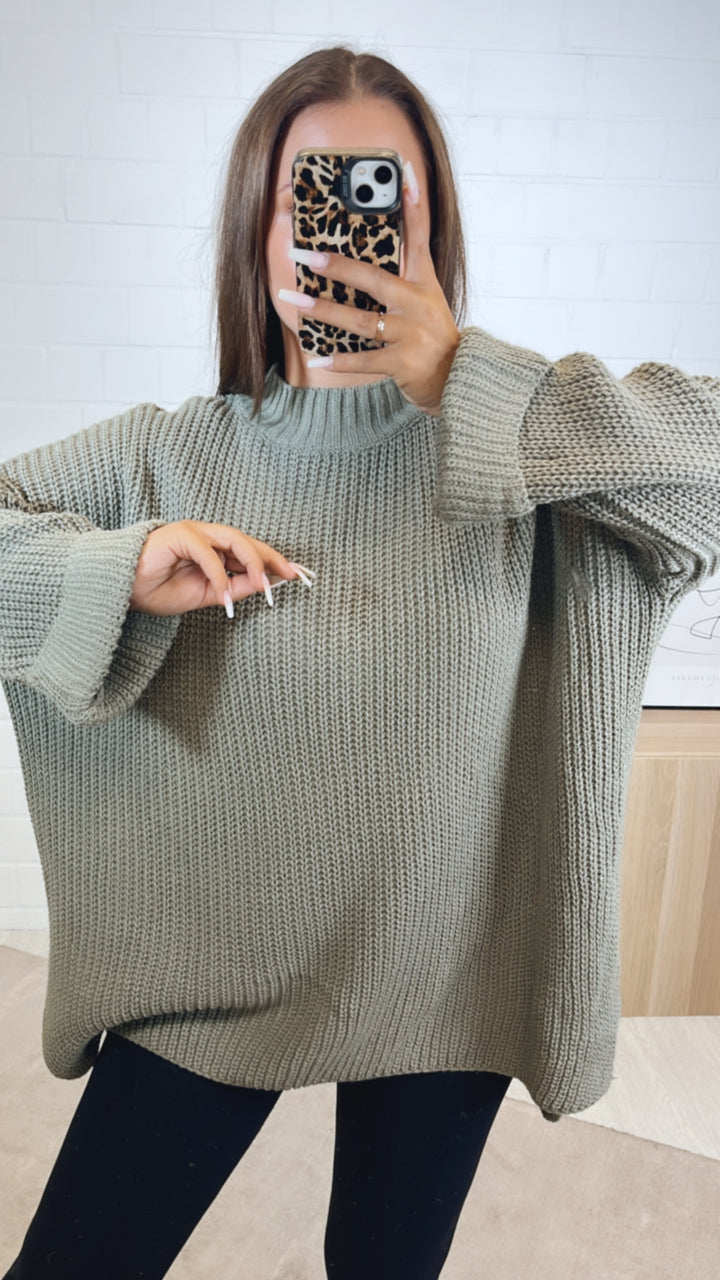 Stehkragen oversize Pullover mit Schlitz / soft khaki Art. 11067