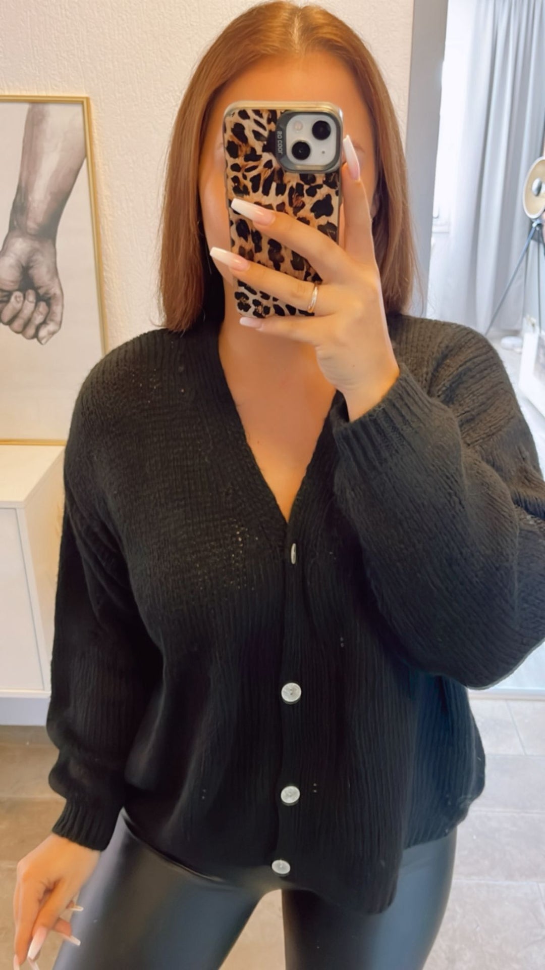 schlichter Strick Cardigan mit Perlmutt Knöpfen / schwarz Art. 12422