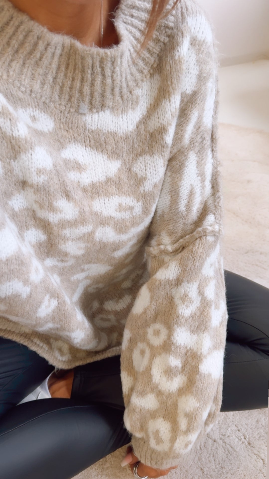 LEO Oversize Kuschel - Pullover / beige - weiss Art. 12693
