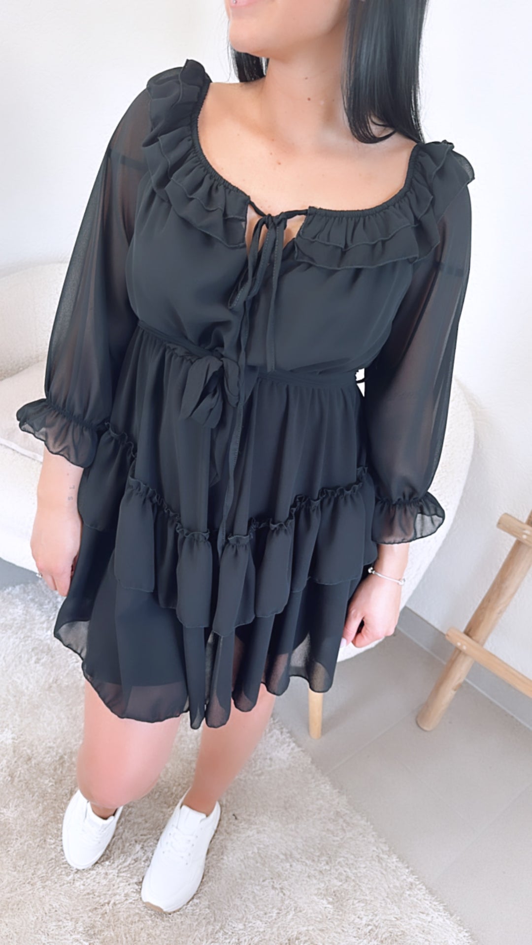 Romantisches Kleid / schwarz 421