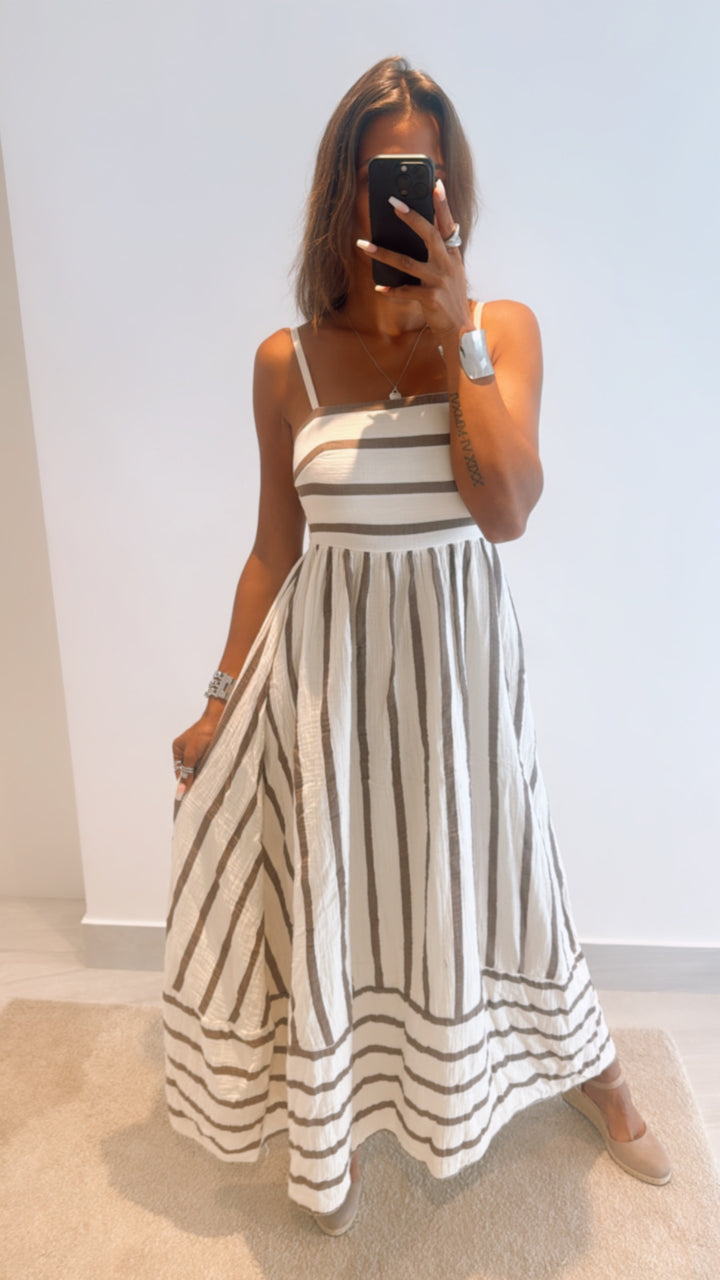 RÜCKEN CUT - OUT (Maxi-) Musselin Kleid / creme - taupe Art. 10937