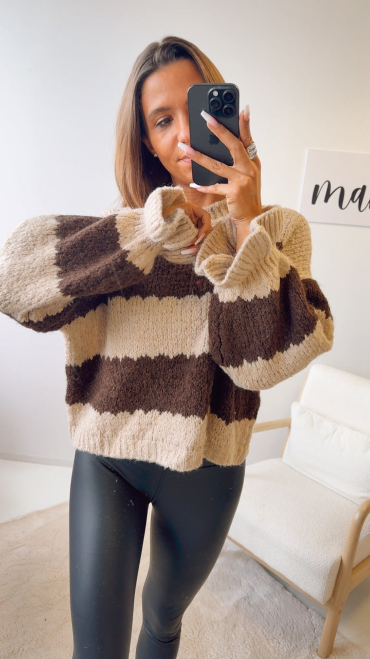 STREIFEN schlichter Strick Pullover mit abgesetztem Ausschnitt, Volantärmel / dunkel beige - dunkel braun Art. 12673