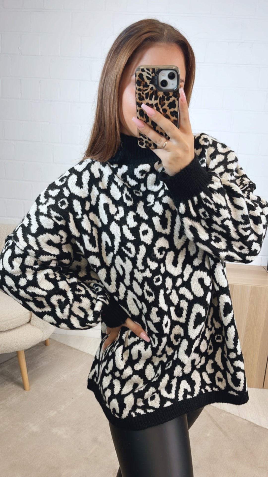 LEO Strick Pullover mit Stehkragen / schwarz - weiss Art. 12630