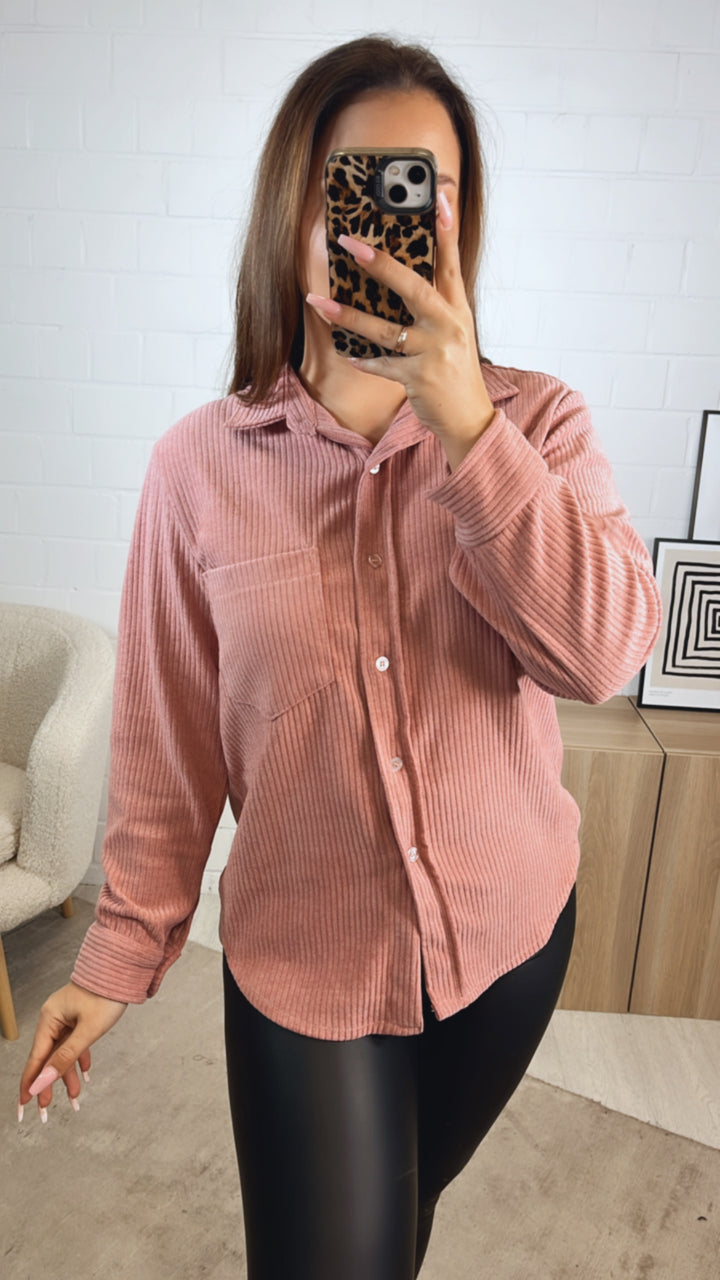 Bluse im Cord Look mit Brusttasche / beere Art. 12711