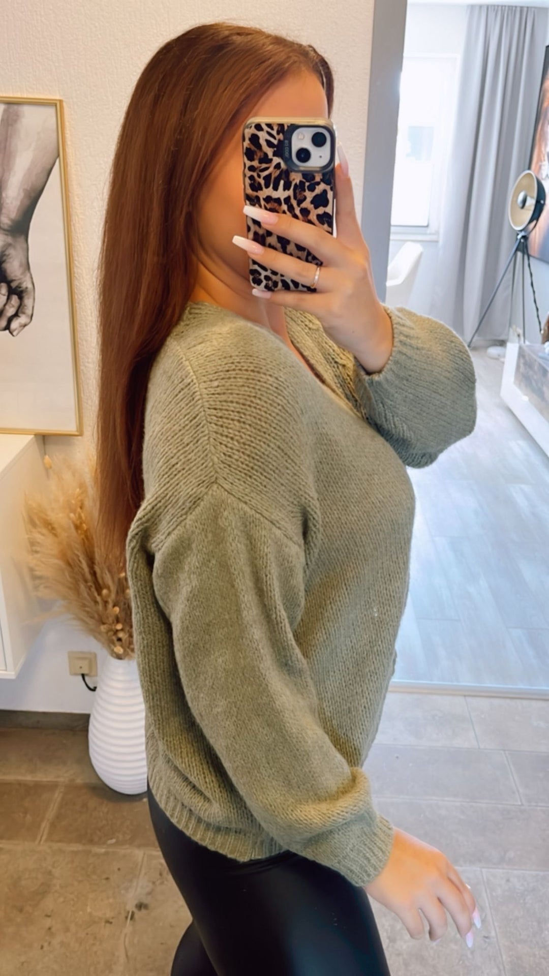 schlichter Strick Cardigan mit Perlmutt Knöpfen / khaki Art. 12419