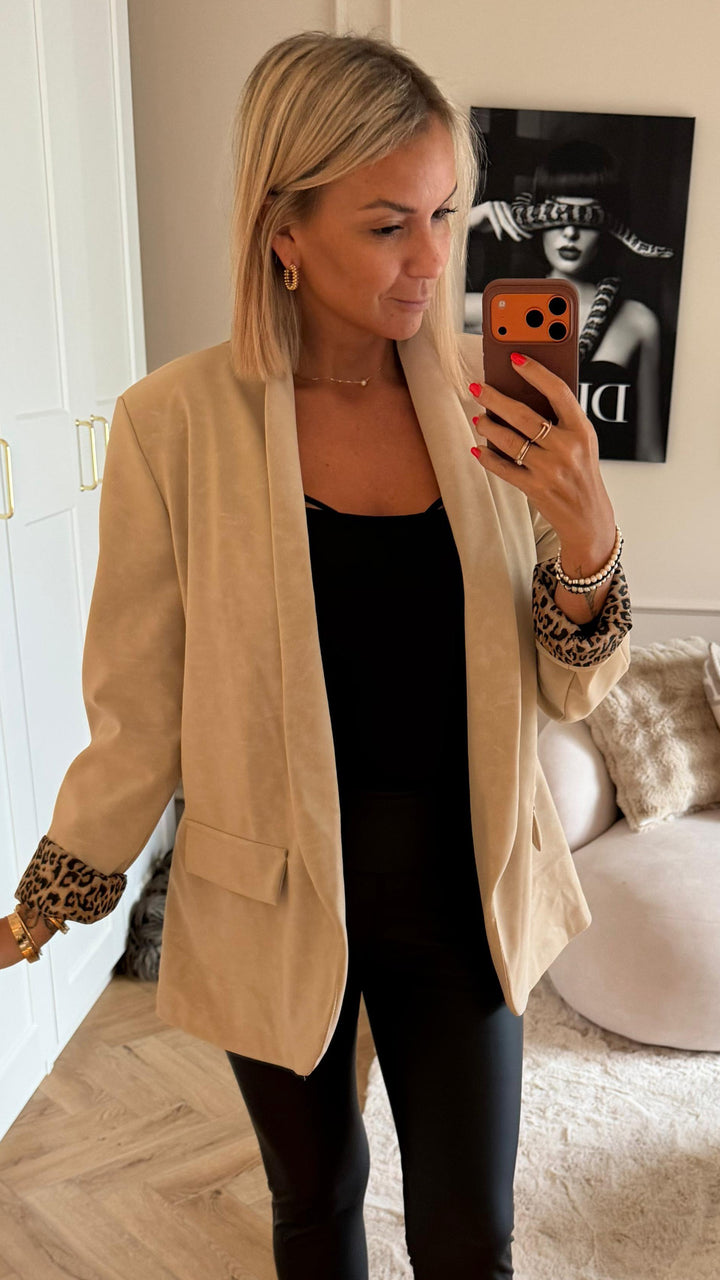 SMOKE LEDEROPTIK Blazer mit Leo Akzenten, Schimmeroptik / creme - beige Art. 12676