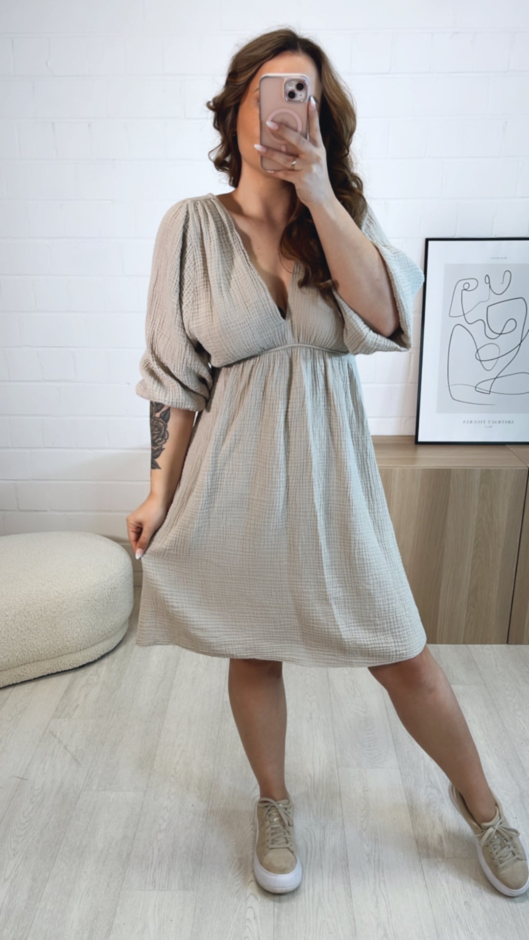 (Midi-) Musselin Kleid, V-Ausschnitt / beige Art. 9462