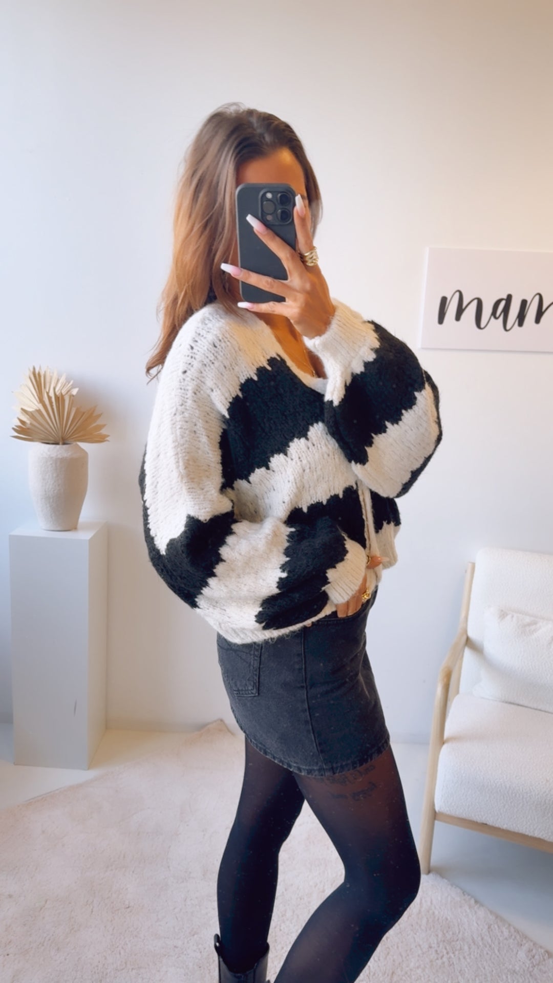 zweifarbiger, kurzer Strick Cardigan, Knöpfe / schwarz - creme Art. 12778 KHX