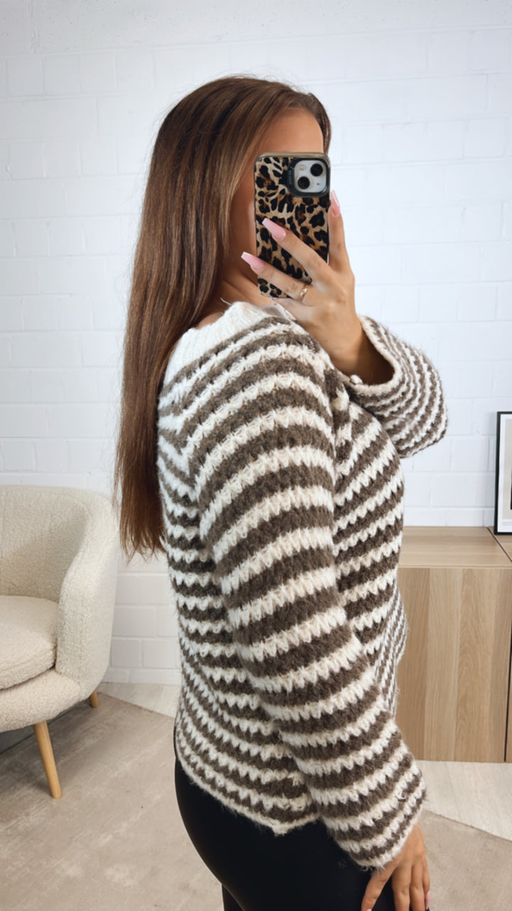 ausgefallener Strick Pullover mit Streifen / creme - braun meliert Art. 12632