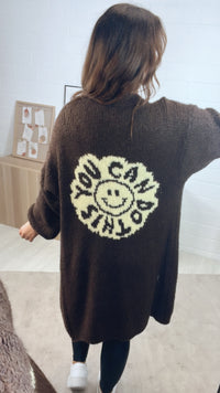 weicher, langer Strick Cardigan " can do this ", smiley / dunkel braun - gelb Art. 12562