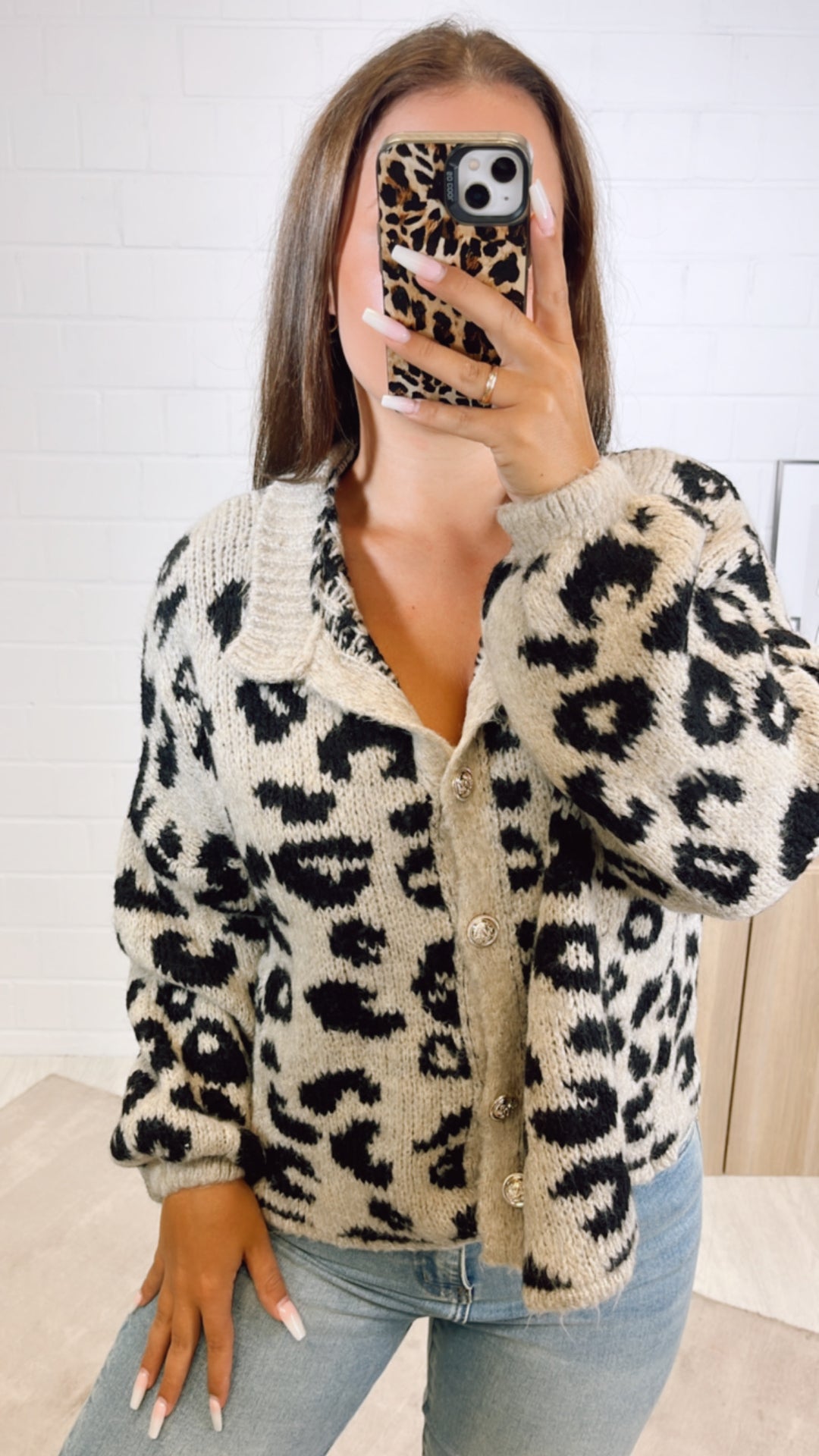 LEO Strick Cardigan mit golden Knöpfen / beige - schwarz Art. 11036