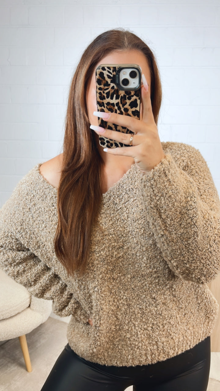TEDDY kürzerer Pullover mit V-Ausschnitt / camel Art. 5241