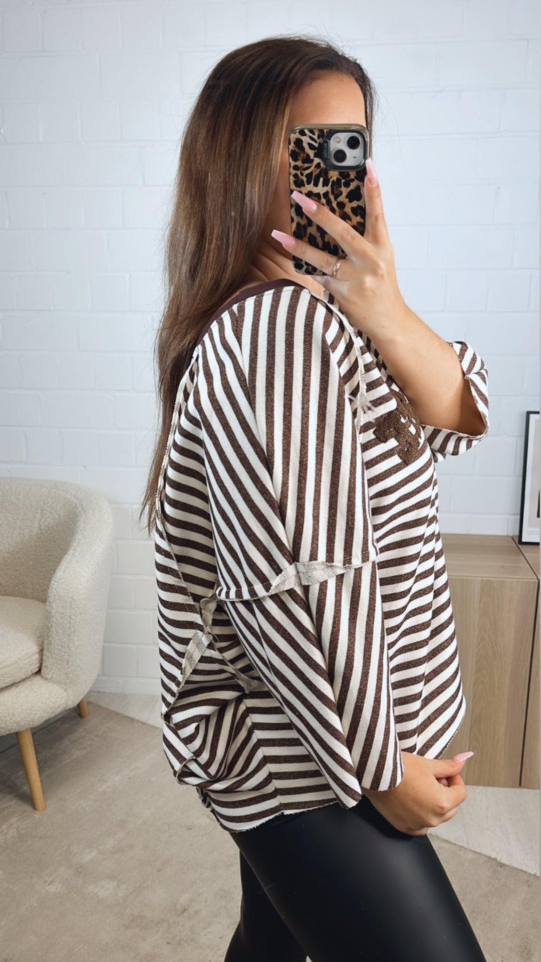 ultra oversize, gestreifter " Namaste " Pullover / weiss - schoko braun Art. 12713