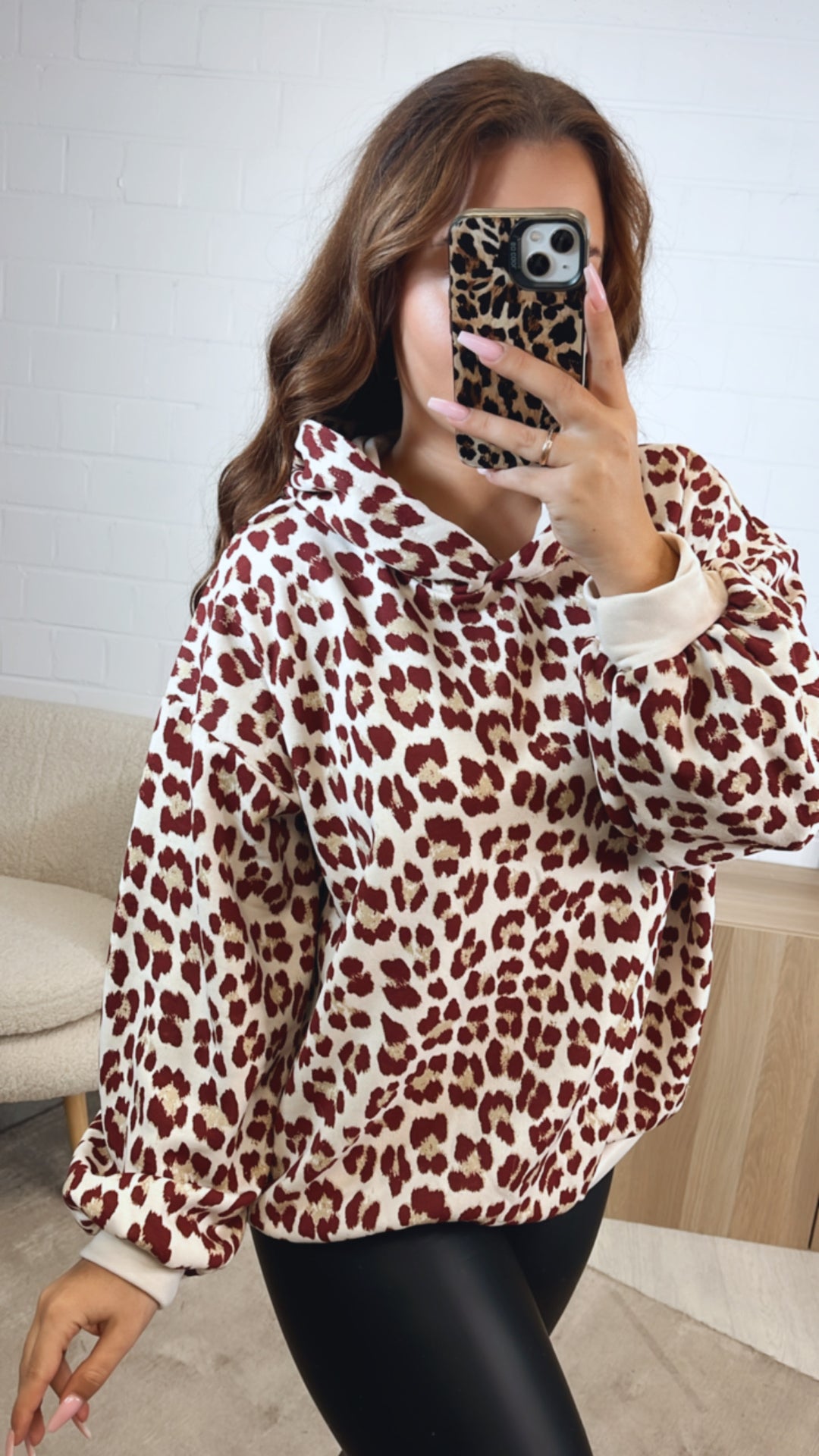 LEO Hoodie mit Kapuze / weiss - Camel - rot Art. 12472