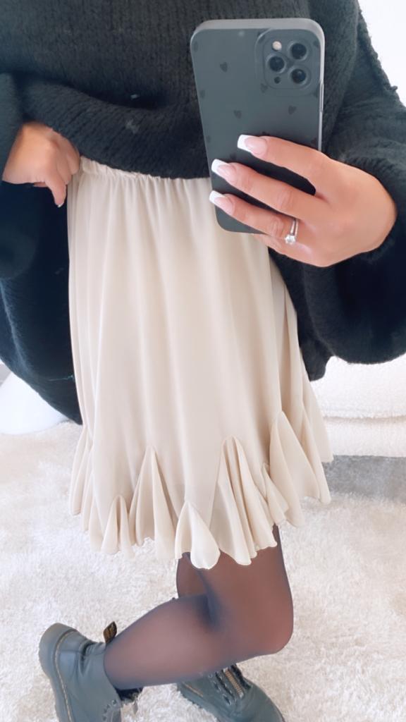 leichter Rock mit Volant / beige Art. 5091