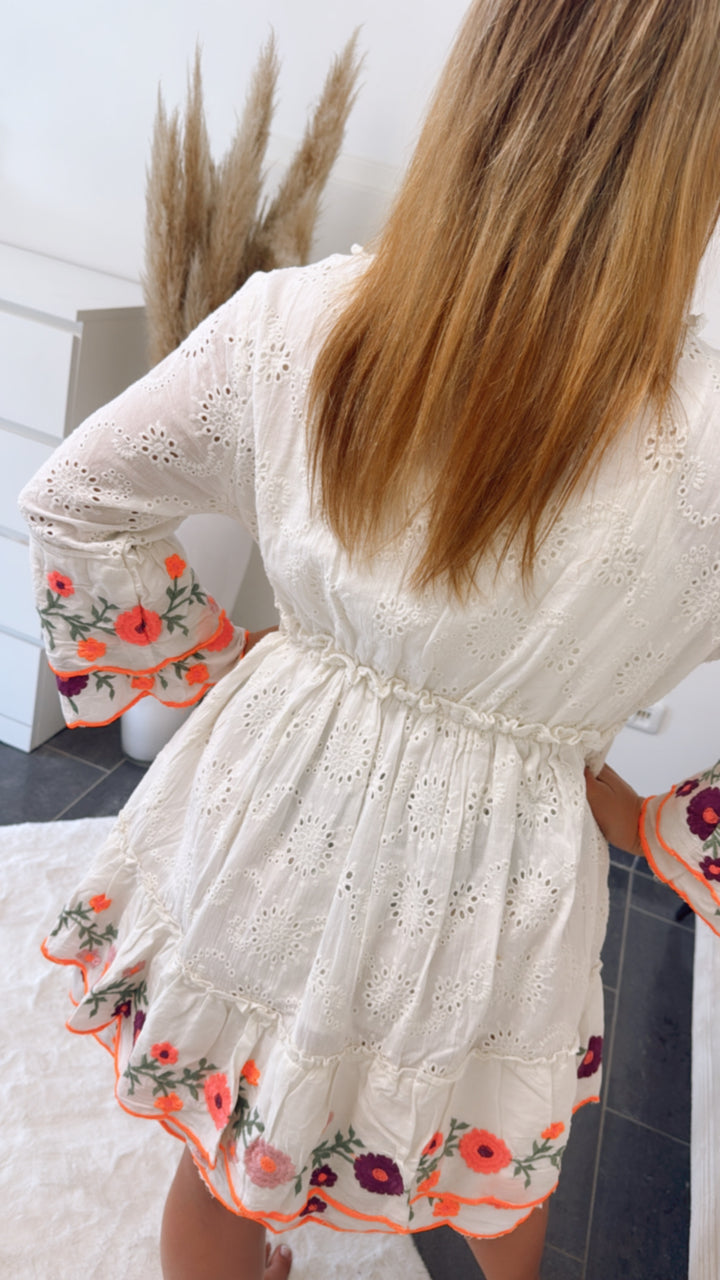 Boho - Style Kleid mit Blumen / weiss Art. 10471