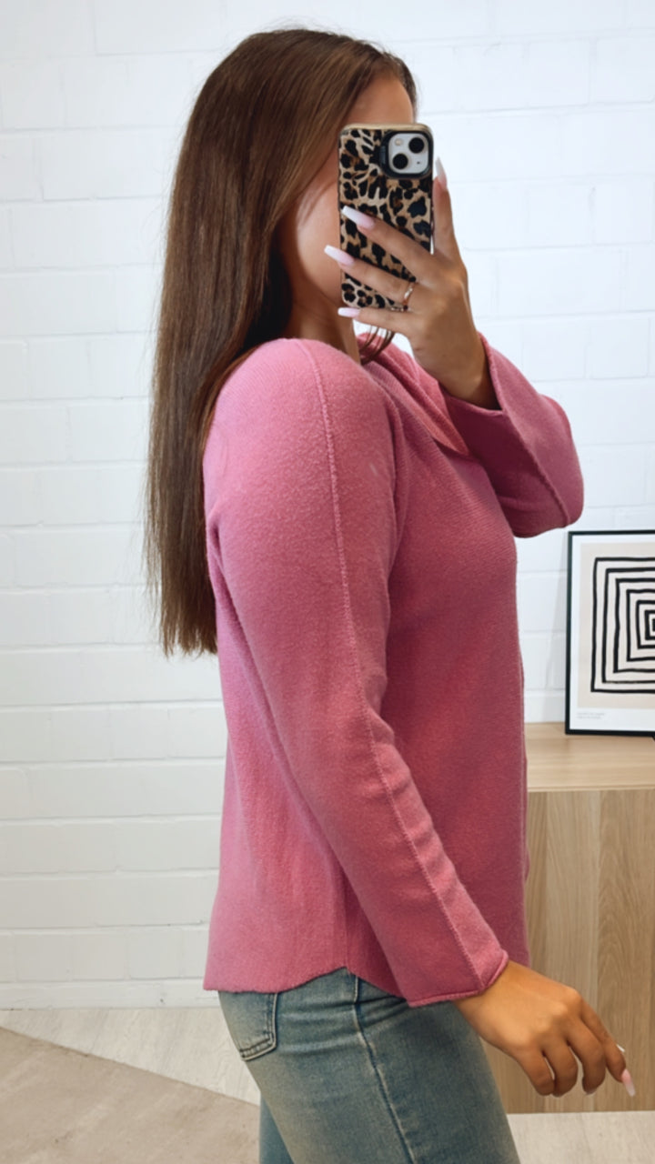 Leichter, super weicher Pullover, V-Ausschnitt / himbeere Art. 11200