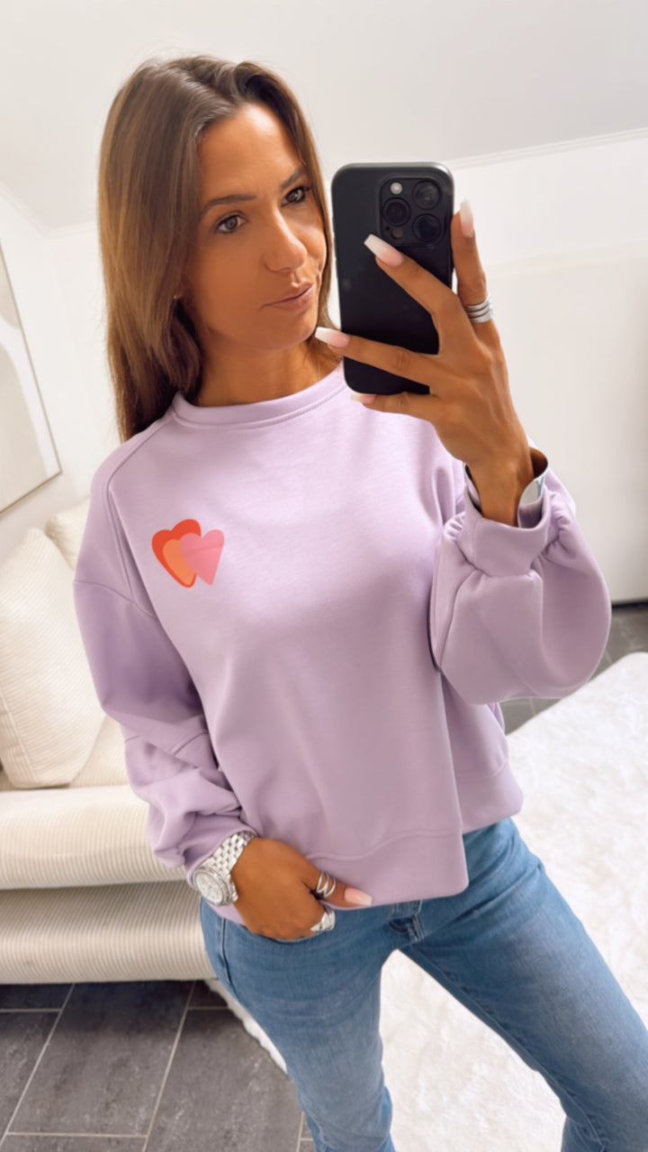 kürzerer Pullover " HEART only positive vibes" / flieder Art. 10858