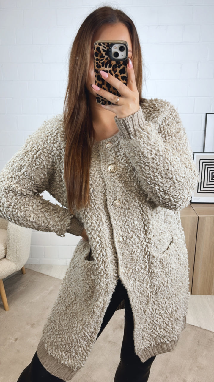 TEDDY langer Cardigan mit gold - silbernen Knöpfen, Taschen / beige Art. 12837