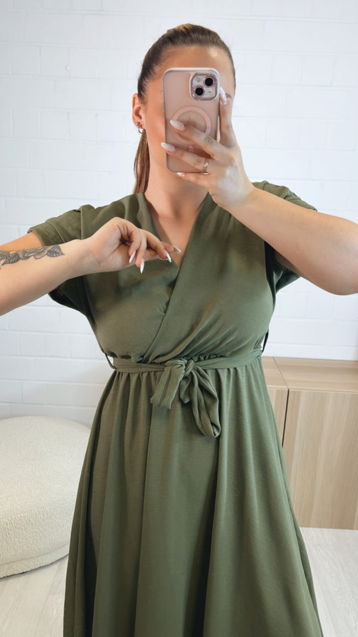 leichtes, langes Kleid mit kurzen Armen / khaki Art. 9758