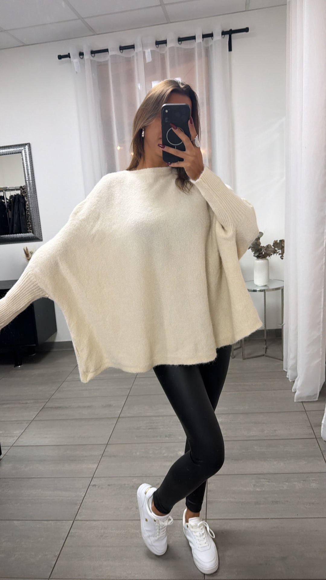 Cozy Oversize Pullover mit Fledermausärmeln / Creme Art. 16505