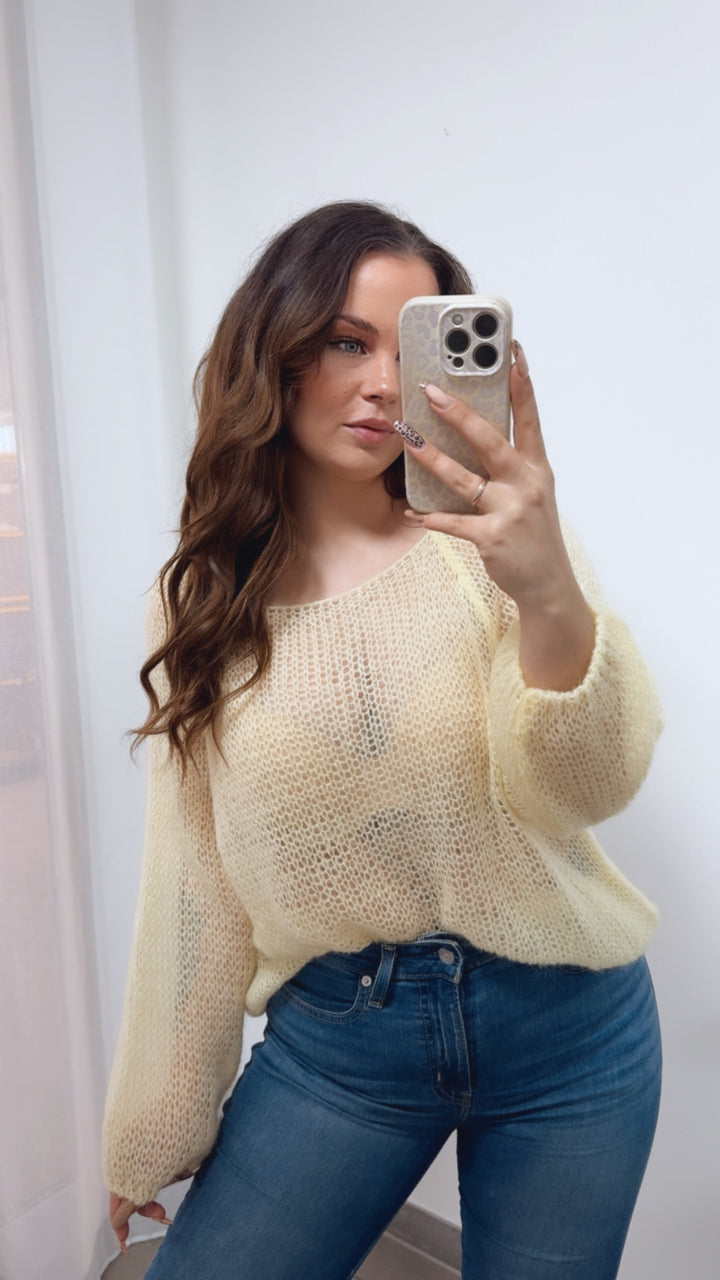 ultra leichter und locker gestrickter Pullover / soft gelb Art. 14374