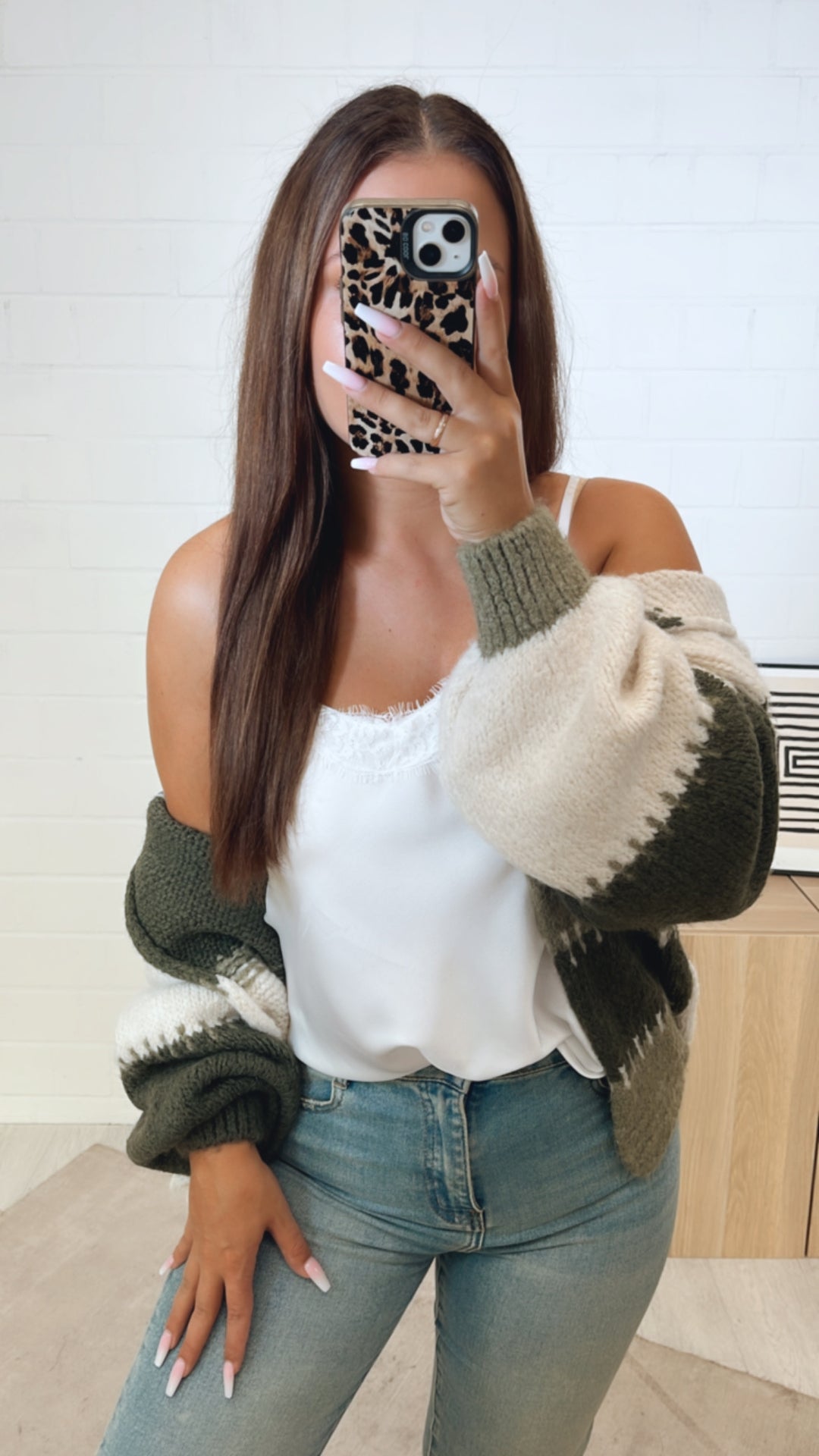 kurzer, mehrfarbiger Strick Cardigan / khaki - creme - grün Art. 11205