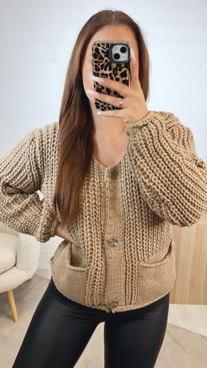 grober, kurzer Strick Cardigan, große Knöpfe, Taschen / camel Art. 12447