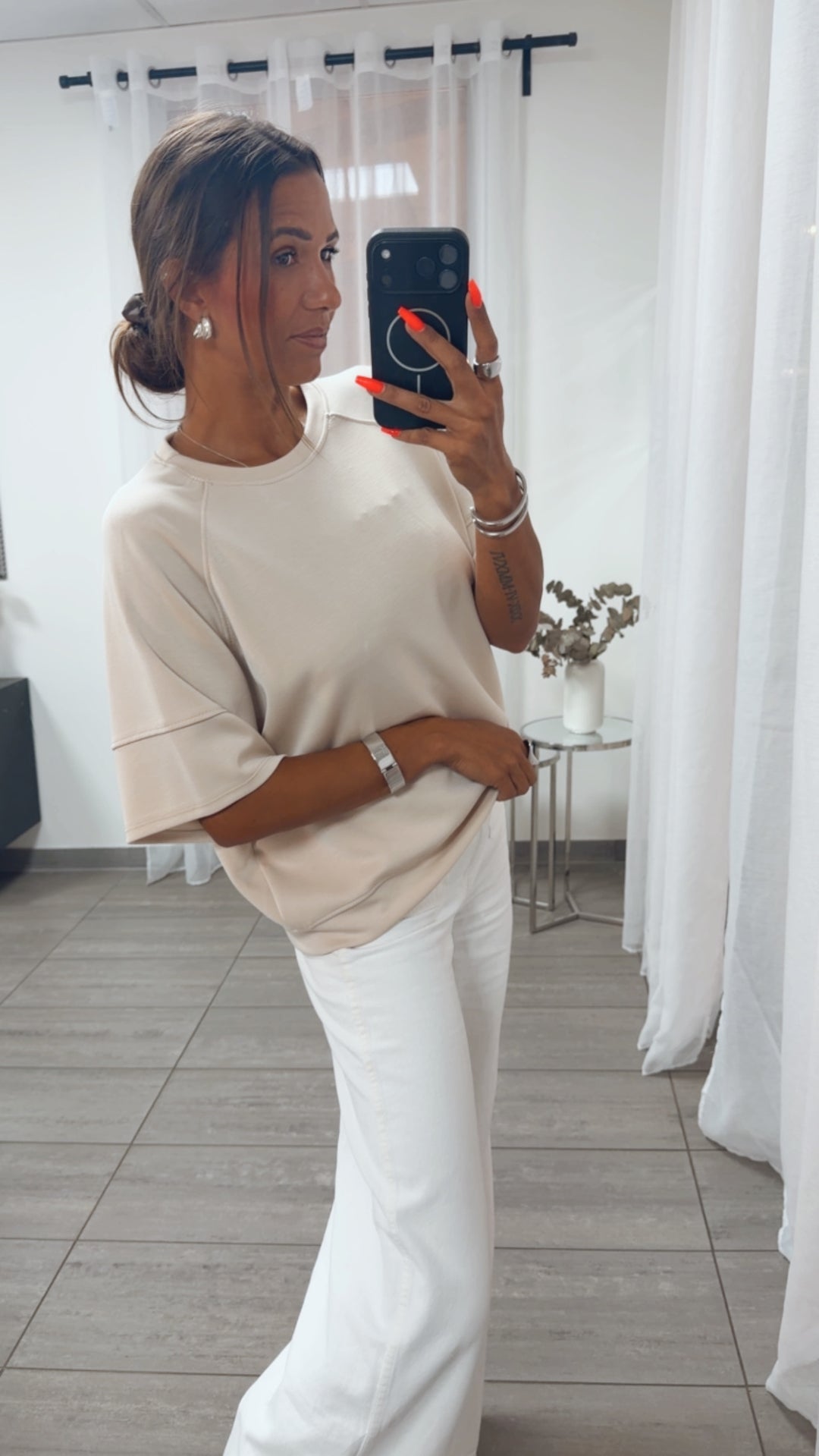 leichtes Butterstoff T-Shirt, abgesetzte Ärmel / beige Art. 16146