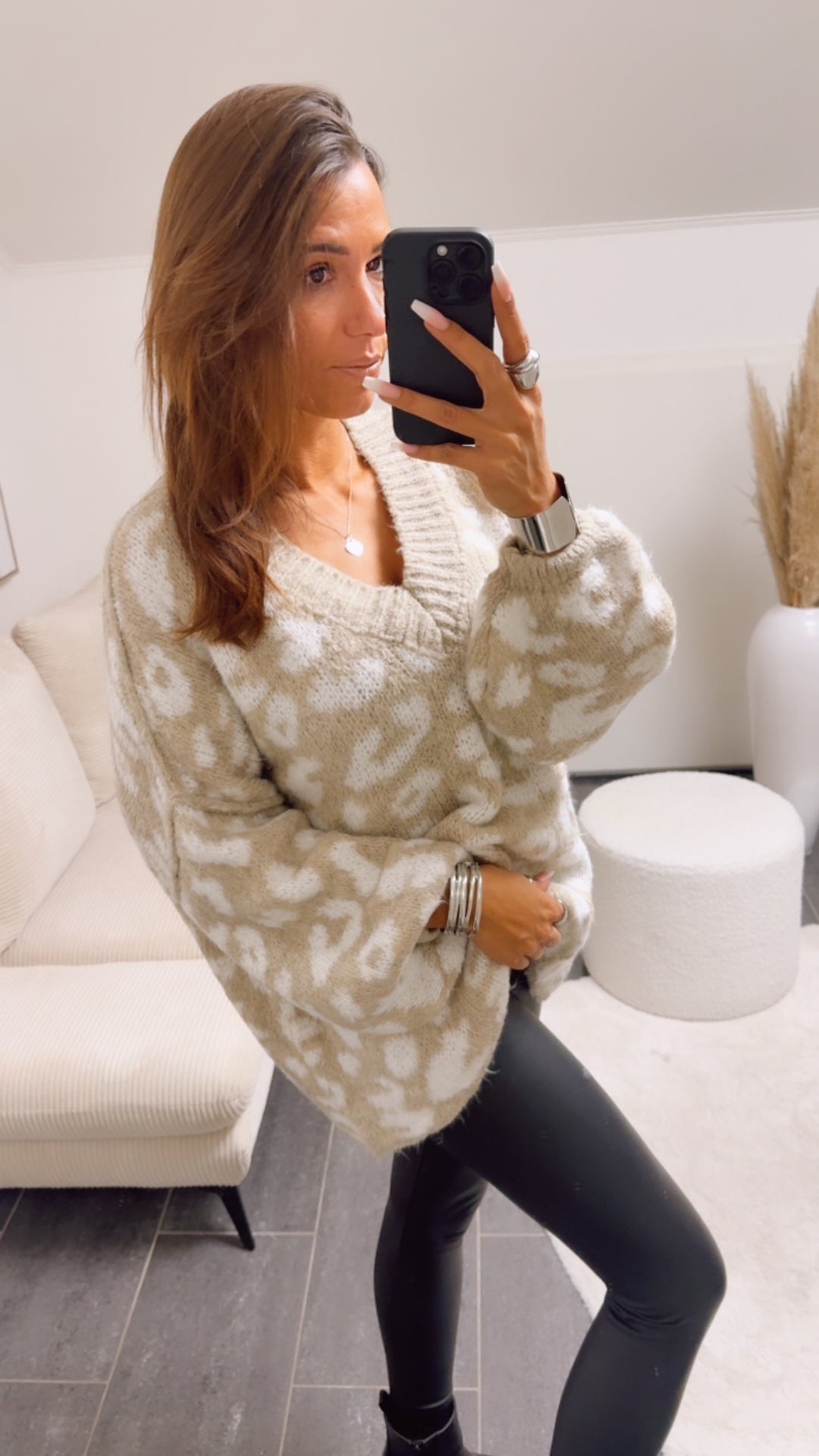 V-AUSSCHNITT LEO Oversize Kuschel - Pullover / beige - wollweiss Art. 13055