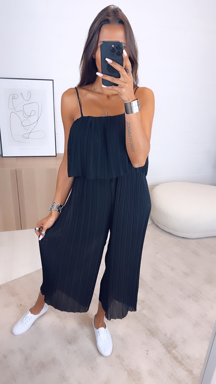 Plissee Jumpsuit / schwarz Art. 0564