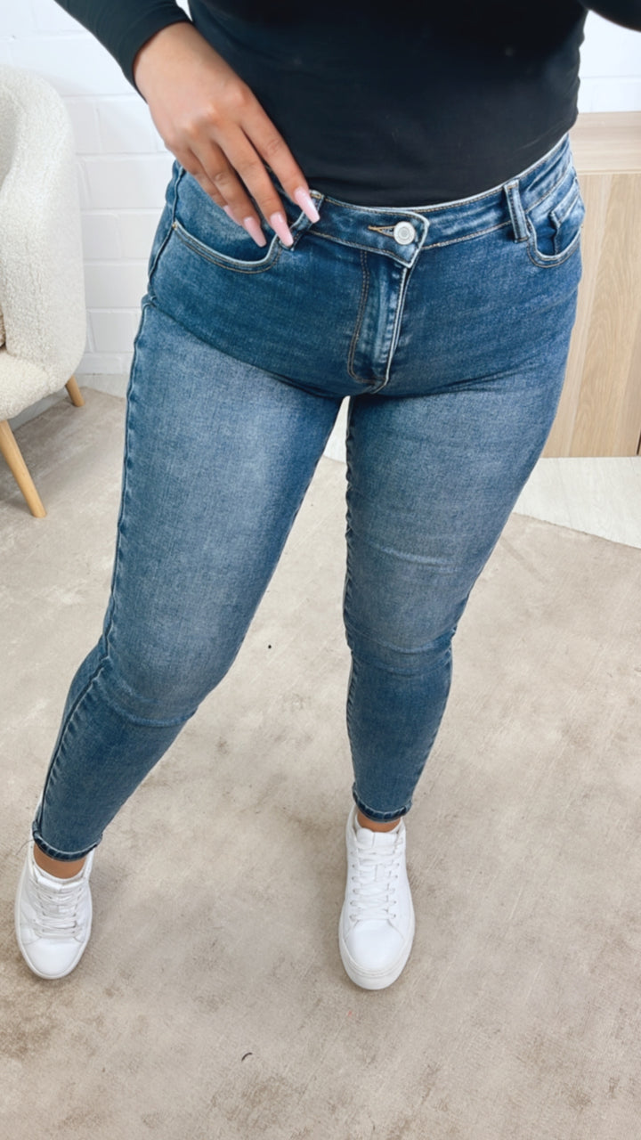 schlichte high - waist Jeans Hose " T5377-14 " / mittel blau Art. 12636