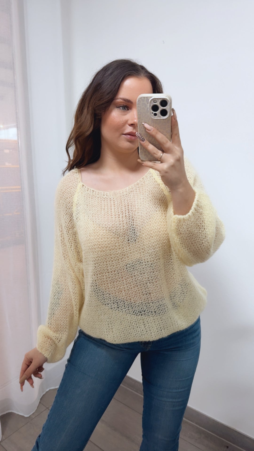 ultra leichter und locker gestrickter Pullover / soft gelb Art. 14374
