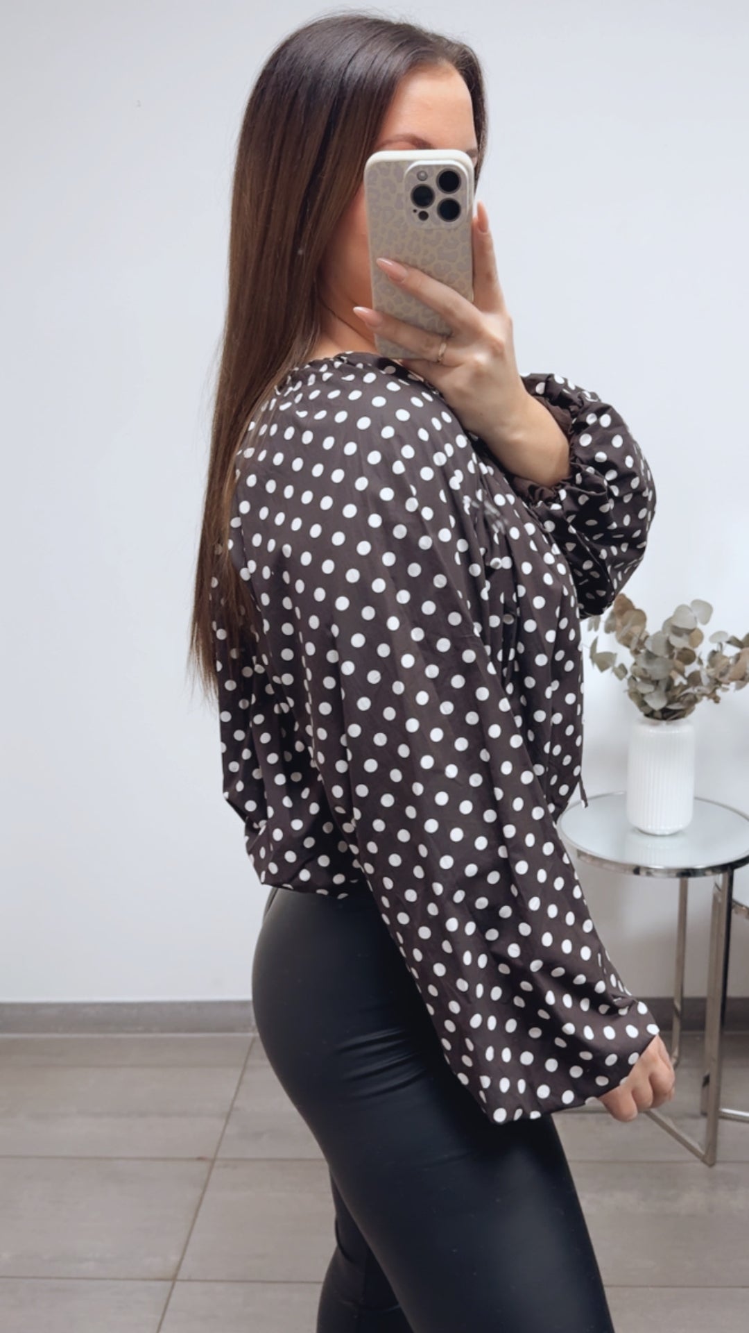 PUNKTE kürzeres, dickeres Blusen Oberteil / dunkel braun - weiss Art. 13709