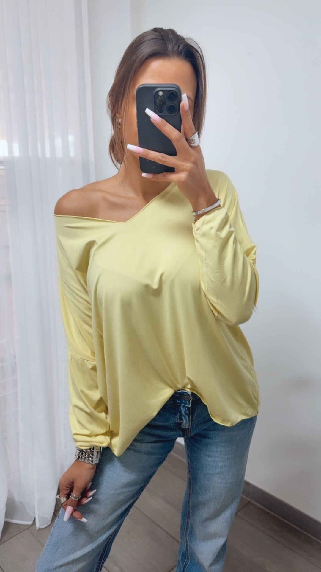 Lockeres Langarm Oberteil mit V-Ausschnitt / soft gelb Art. 14223