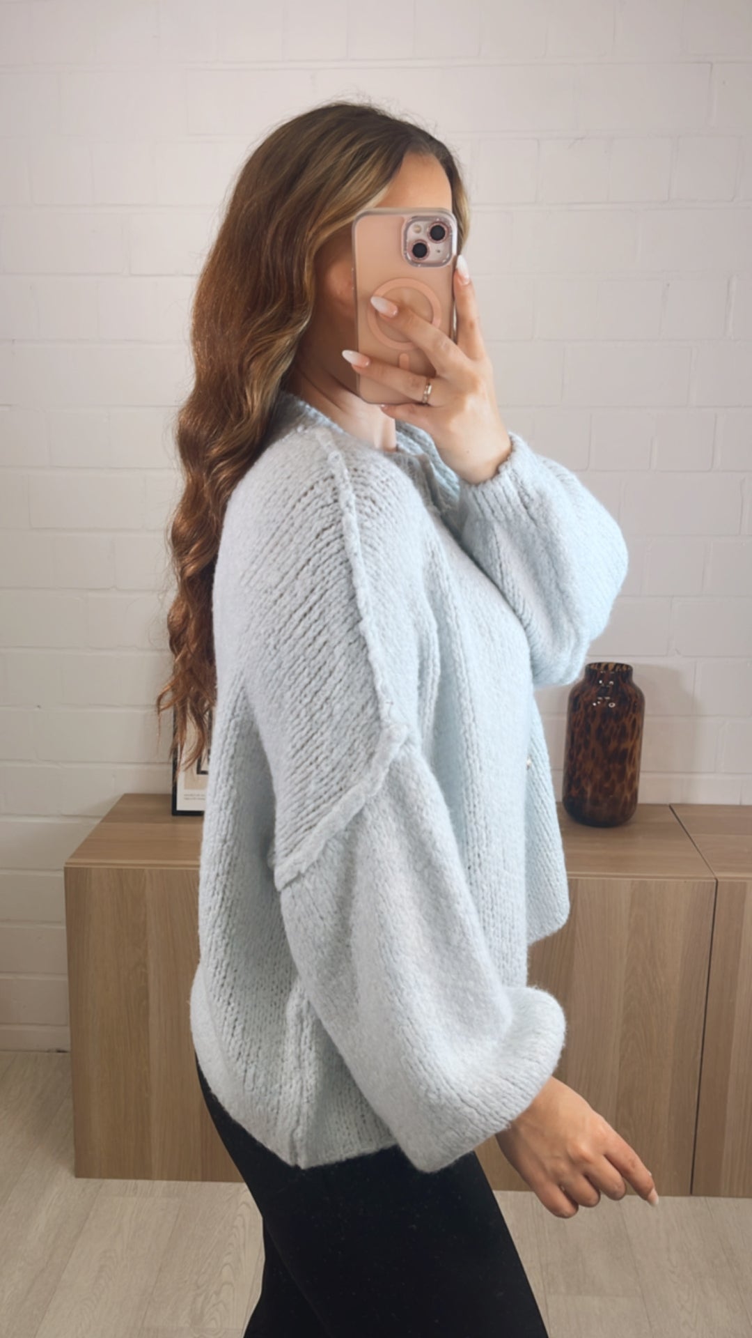 KURZER Strick Cardigan mit goldenen Knöpfen / hell grau Art. 9950