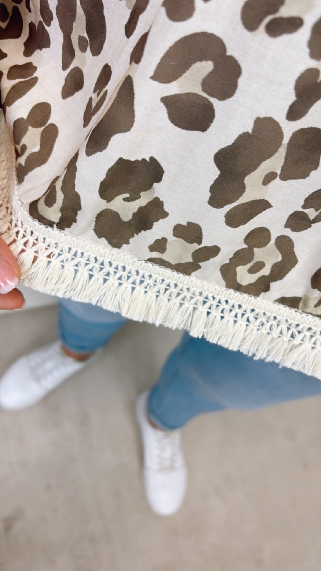 LEO Top mit Fransen Saum / creme - beige - taupe Art. 11002