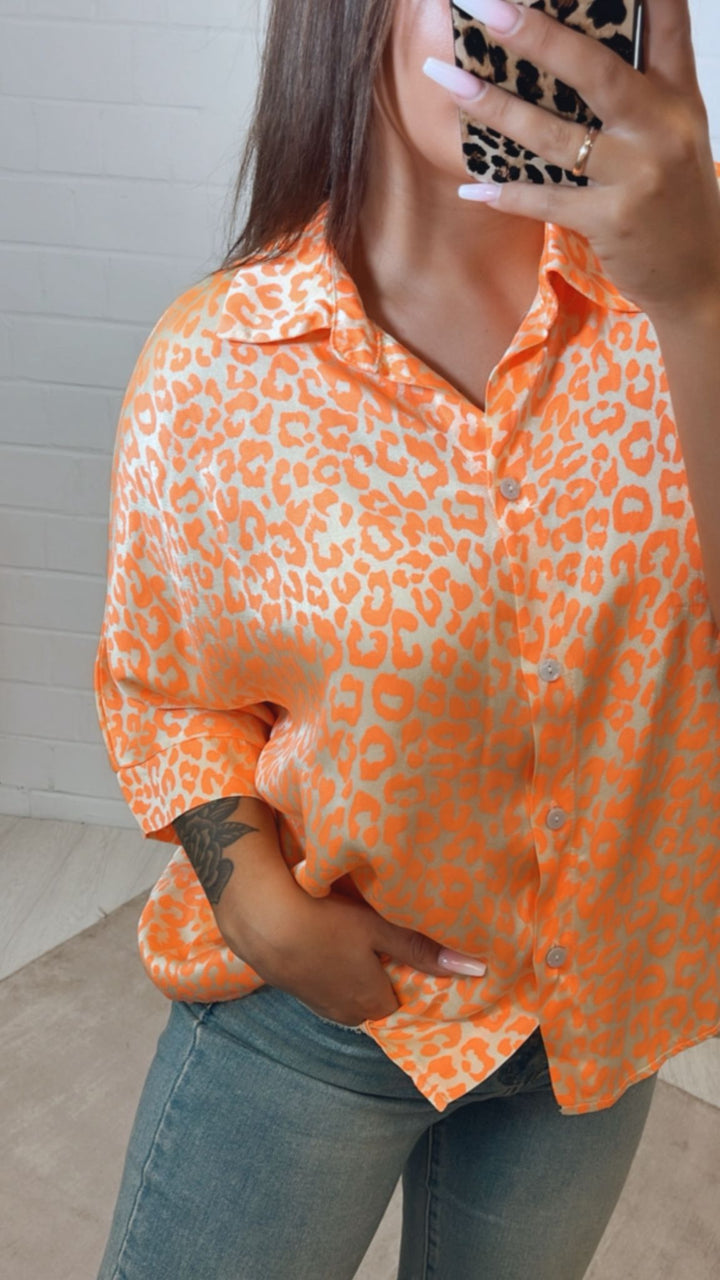 LEO Satin Optik Bluse mit kurzen Armen / soft gelb - neon orange Art. 9906
