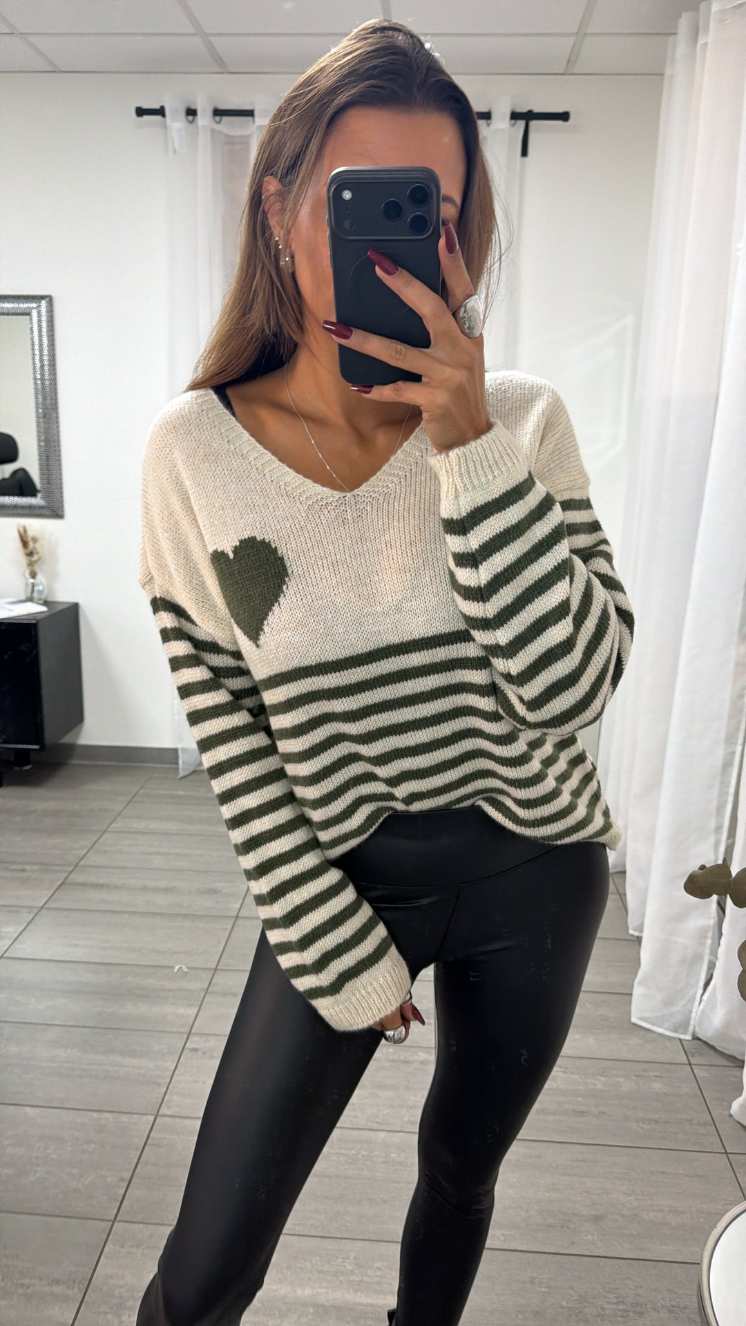 STREIFEN + HERZ Strick Pullover, V-Ausschnitt / creme - khaki Art. 16588