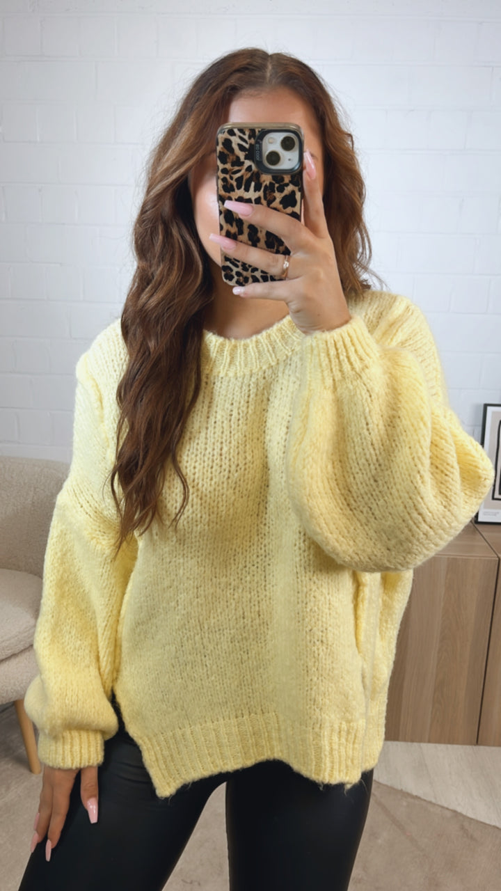 Strick Pullover, zweifacher Schlitz auf Vorderseite / soft gelb Art. 12508