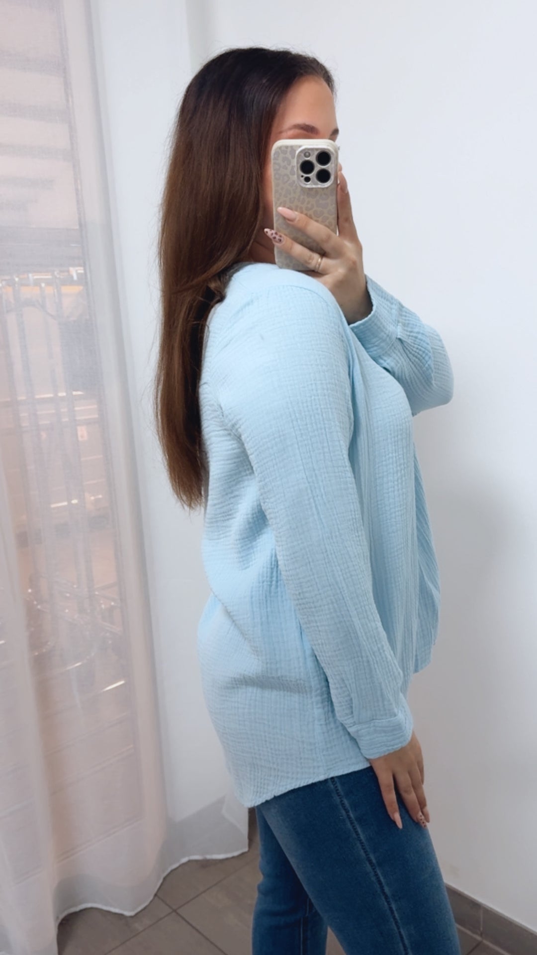 Musselin Bluse ohne Knöpfe / hell blau Art. 14037