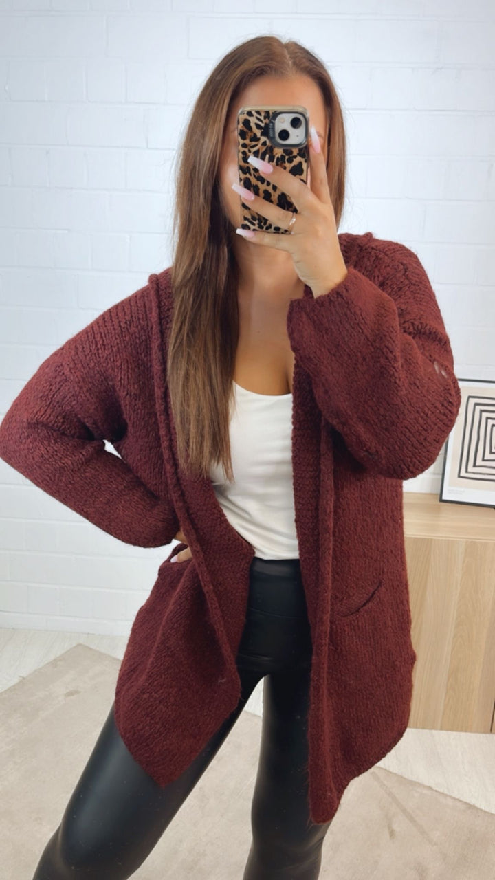 weicher Cardigan mit Kapuze, Taschen / bordeaux - rot Art. 122331