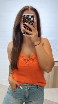 Leinen Top mit Häkel Akzenten / coral Art. 10171