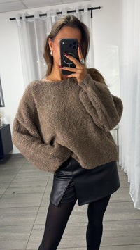 Bouclé Pullover mit breitem Rundausschnitt / taupe Art. 16435